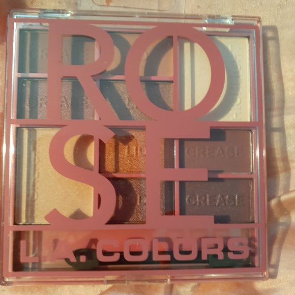 SALE!!! Brand New Eyeshadow - Picture 1 of 1